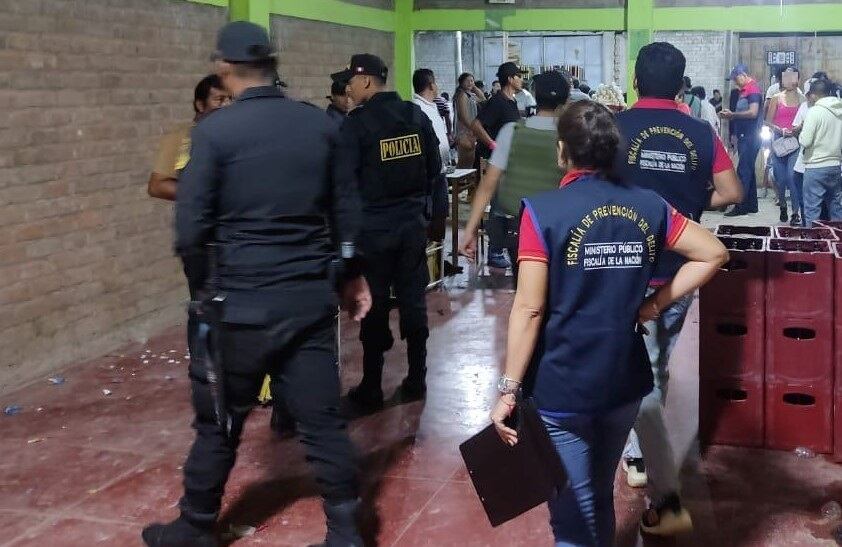 Autoridades sancionaron a bar y coliseo de gallos en el asentamiento El Obrero