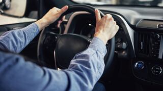 Errores más comunes en el examen de manejo y cómo evitarlos, según el Touring