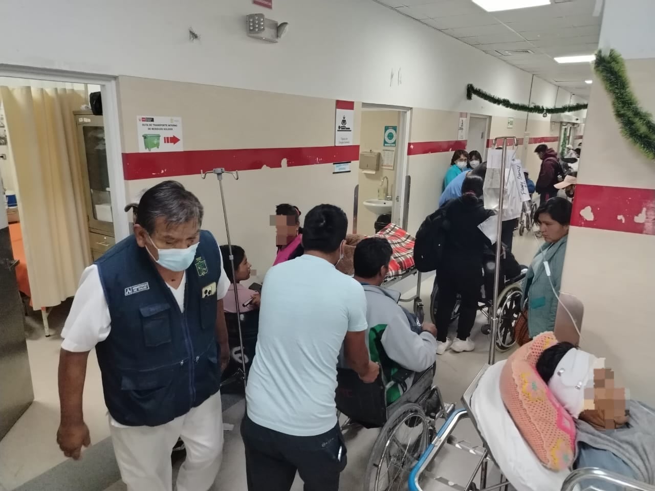 Hospital Honorio Delgado se llenó con los 19 pacientes que llegaron del accidente. (Foto: Hospital Honorio Delgado Espinoza)