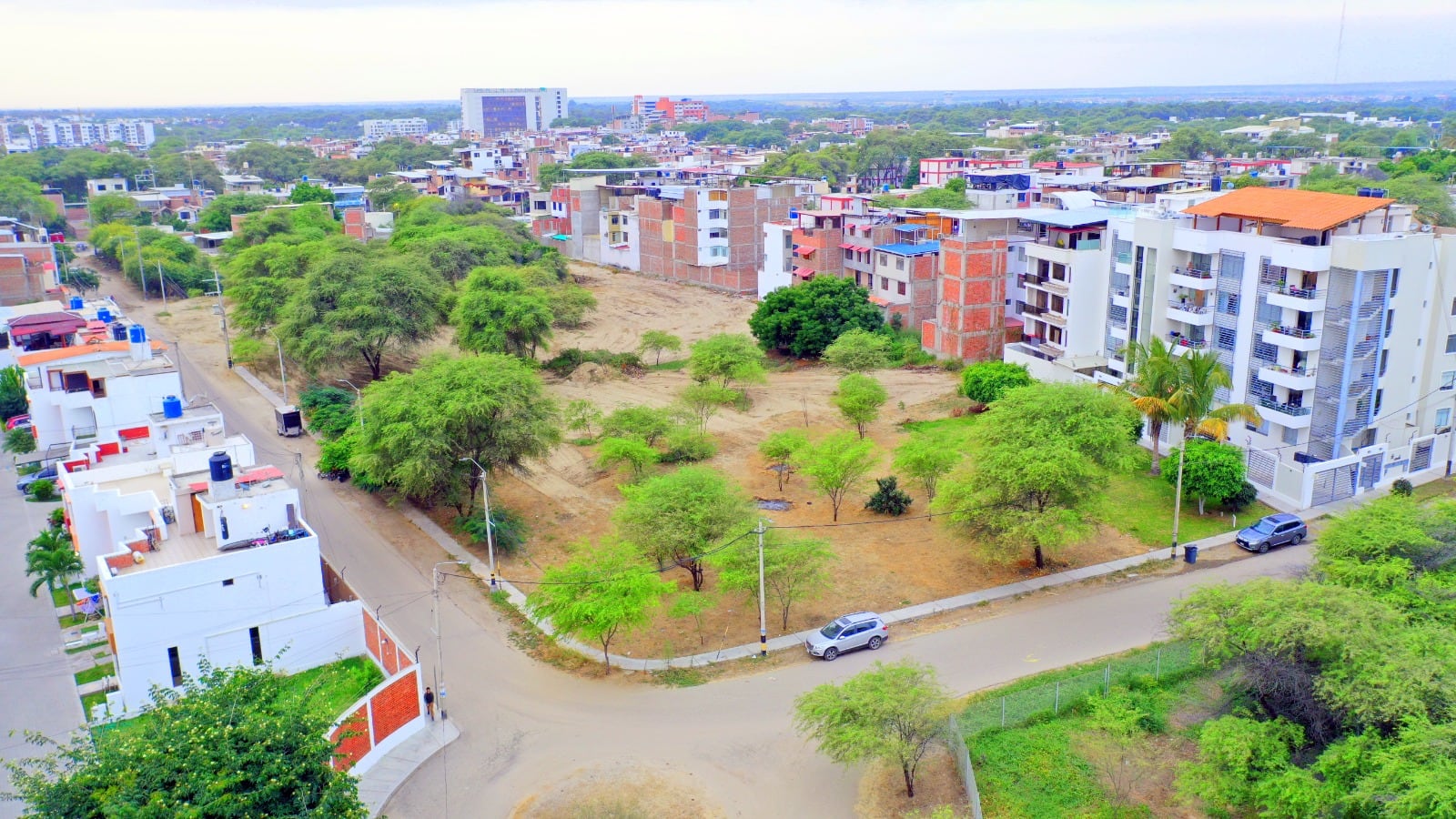 Luego se hará un camino con bloquetas de colores con el objetivo de mejorar el pase peatonal, según informó el gerente Jimmy Cerro