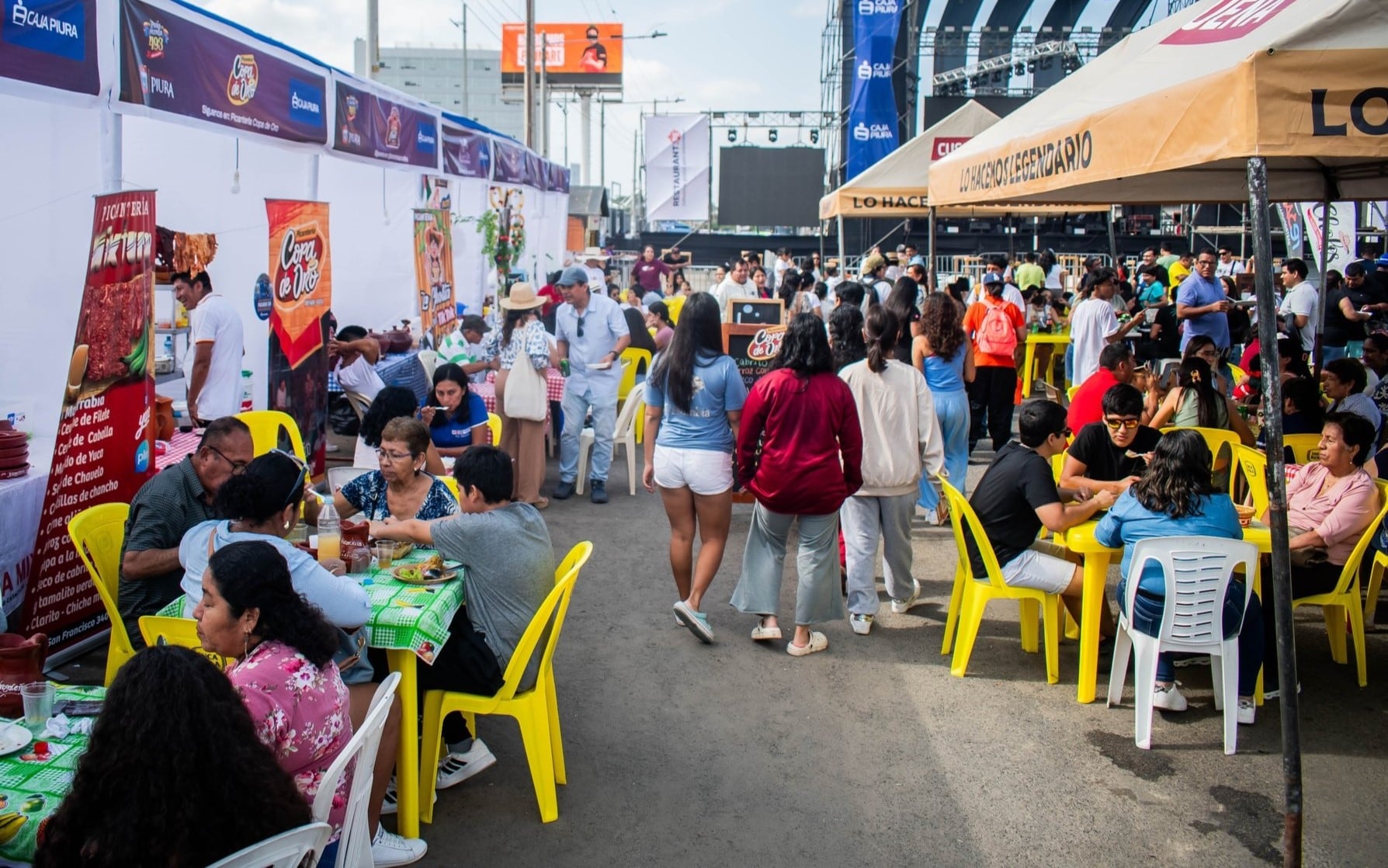Se congregaron más de 30,000 visitantes en los dos días de sabor y música.