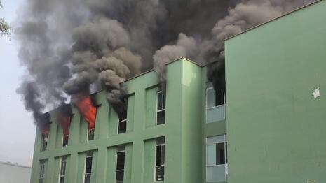 Puente Piedra: incendio en escuela de la PNP fue controlado por los bomberos y no se reportaron heridos