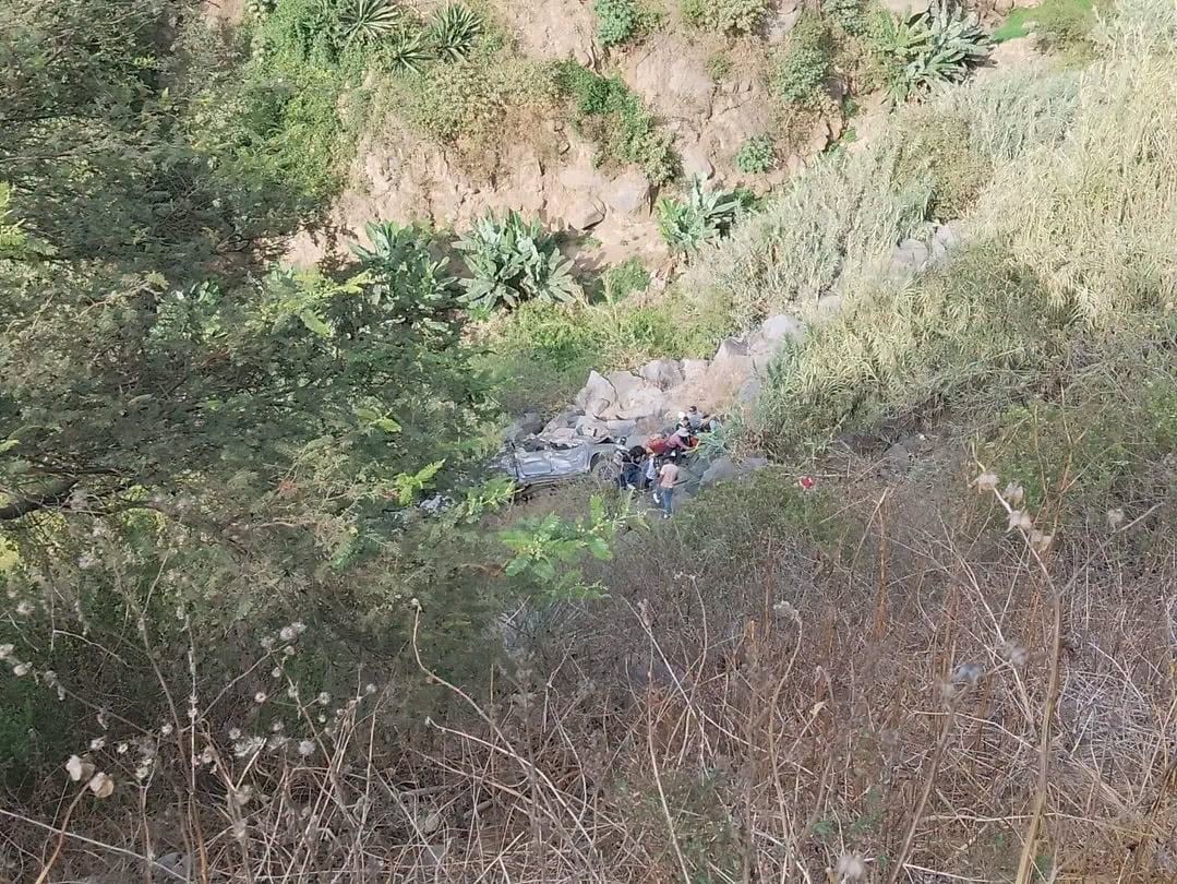El fatal accidente dejó también tres heridos. Según las primeras informaciones, su estado de salud es grave. Policía aún investiga las causas del siniestro vial.