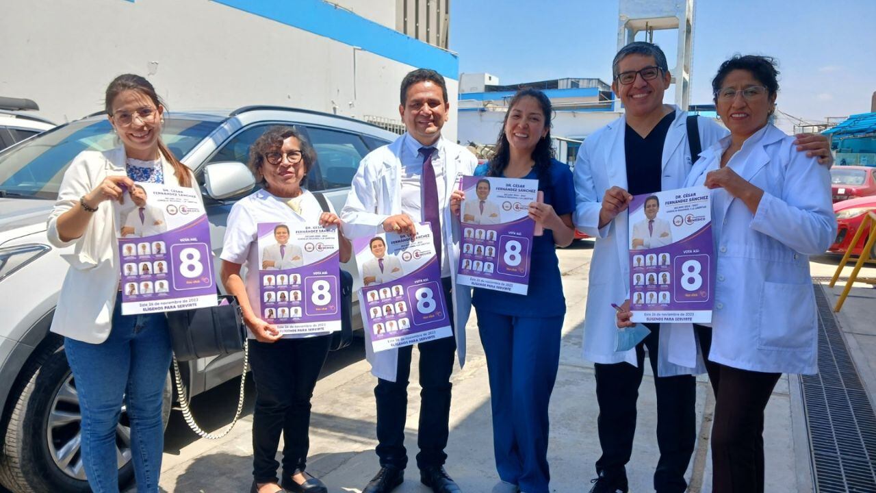 Este 26 de noviembre son las elecciones, y Fernández postula con el número 8. Hasta el año pasado, era director del Hospital Regional Docente de Trujillo.