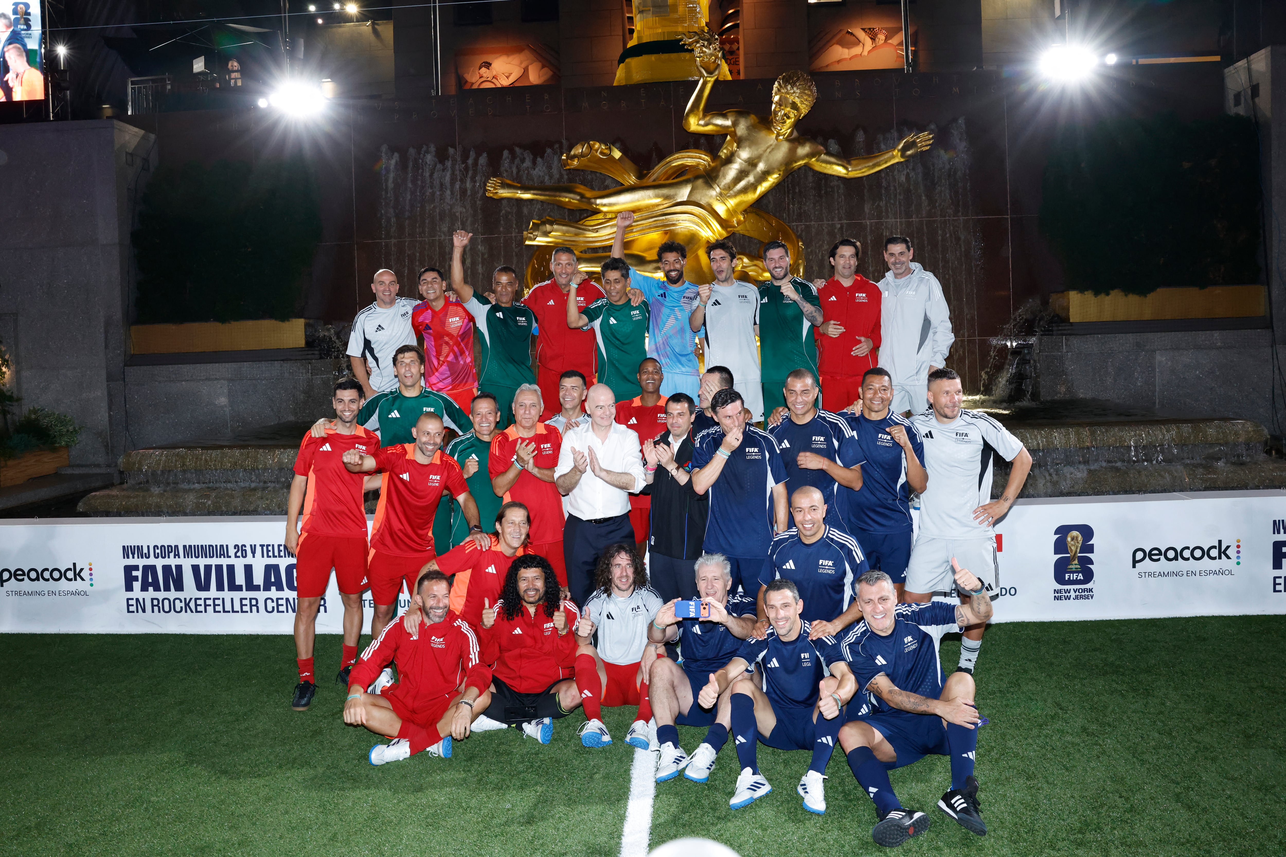Copa de Leyendas junto a grandes ídolos del fútbol Mundial 2026, evento organizado por la FIFA. (Photo by kena betancur / AFP)