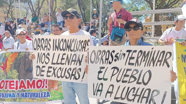 Pobladores de Leoncio Prado marchan pidiendo conclusión de obras paralizadas
