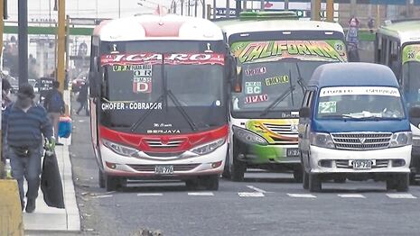 La Libertad: Transportistas paralizarían por alza de combustible