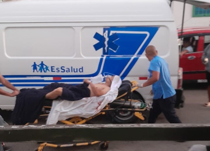Hombre herido fue llevado a nosocomio de EsSalud Lambayeque.