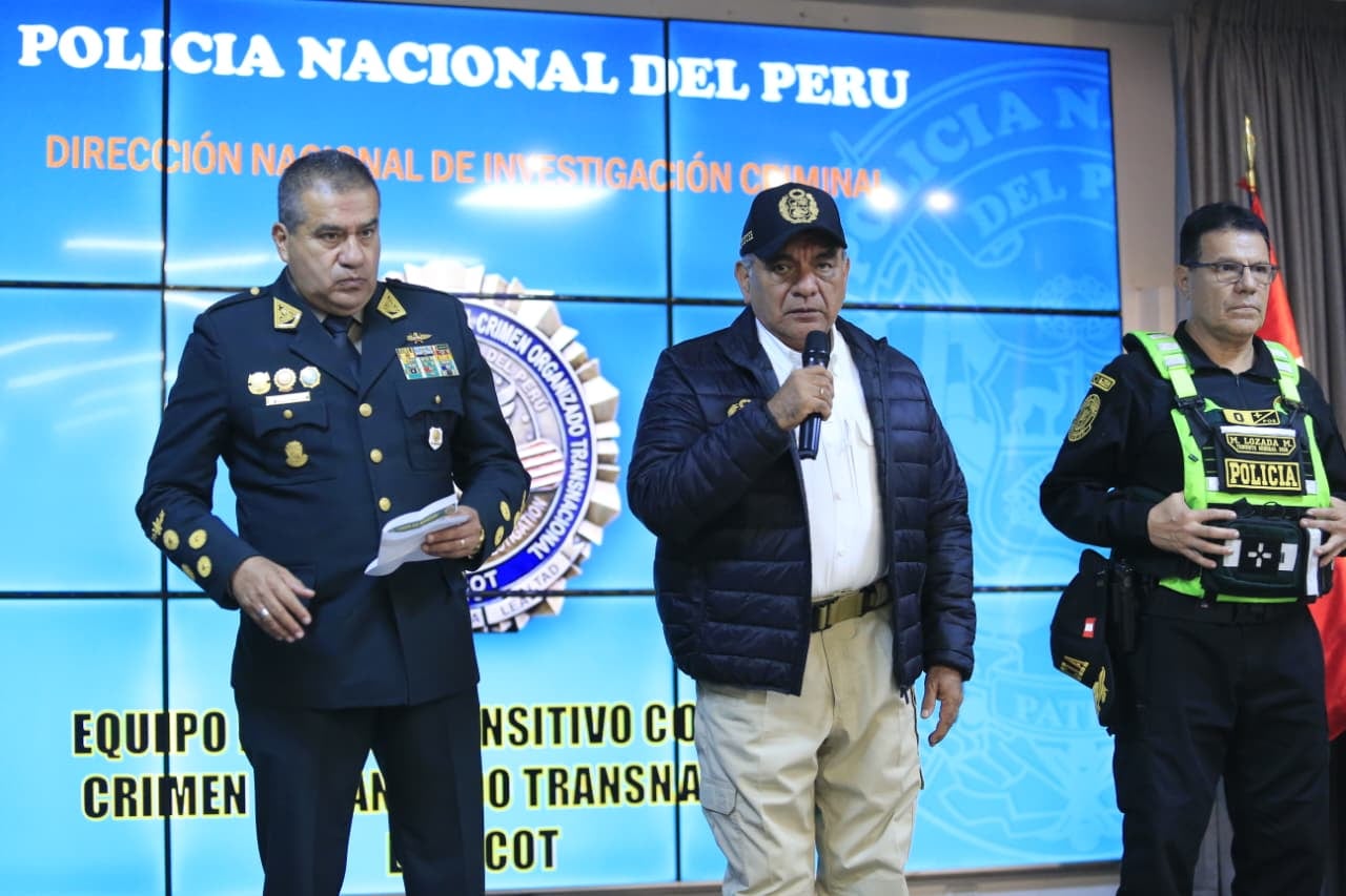 La intervención formó parte de una estrategia conjunta contra el crimen transnacional, detalló el titular del Mininter, César Astudillo. Foto: GEC