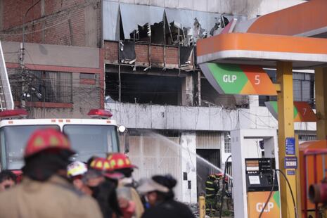 Rímac: Incendio en almacén de cuero dejó al menos dos heridos