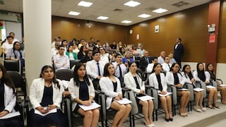 Ica: 15 finalizan el internado médico en el Hospital Augusto Hernández Mendoza