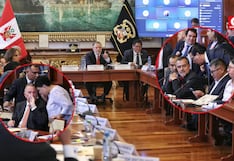 Facultades legislativas: Comisión de Constitución suspende debate hasta las 5 de la tarde