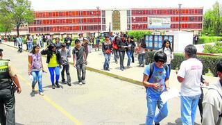 Arequipa: Seis mil universitarios podrían ser expulsados de la UNSA
