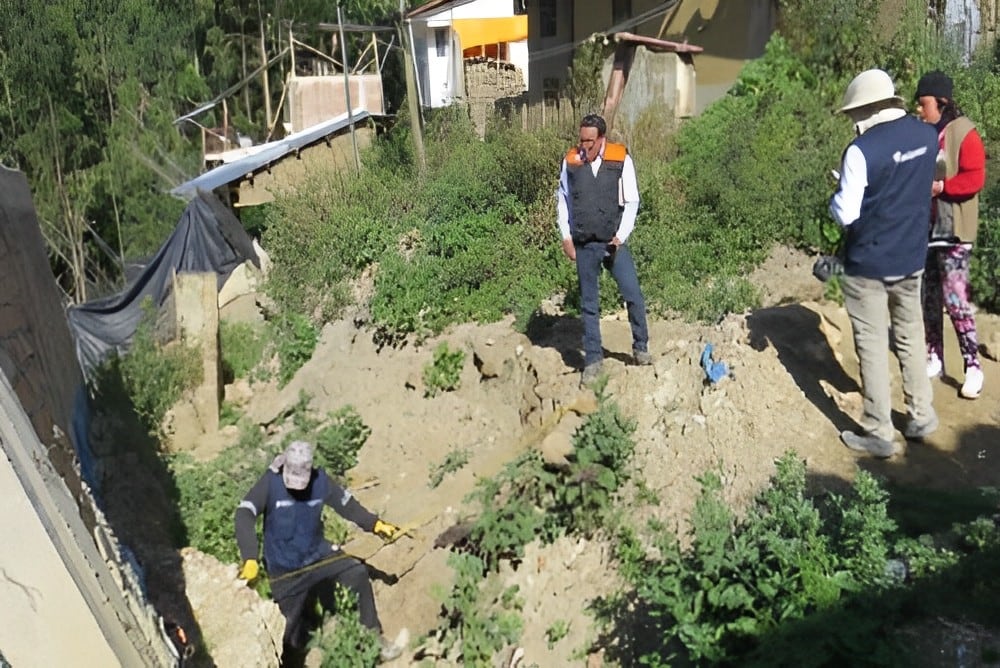 Ingemmet informa que esta situación se debe a condiciones geológicas, terrenos con pendiente moderada a muy fuerte y movimientos en masa.