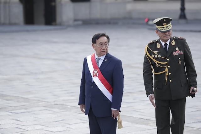 José María Balcázar salió de Palacio de Gobierno rumbo a la Catedral de Lima para participar en la misa y tedeum por Fiestas Patrias.