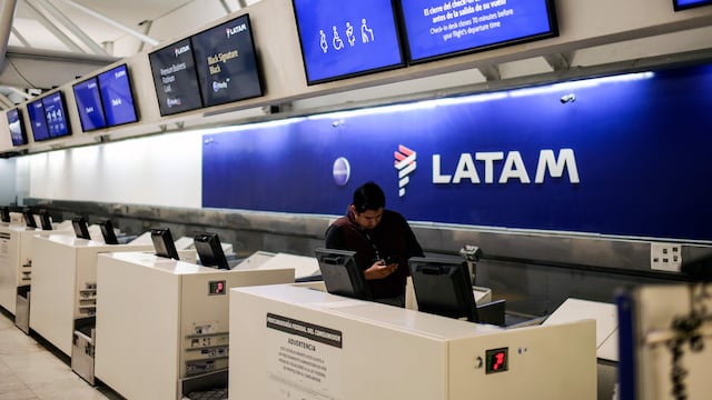 Latam Airlines despide a cerca de 1,000 trabajadores más en Perú, Chile y Colombia