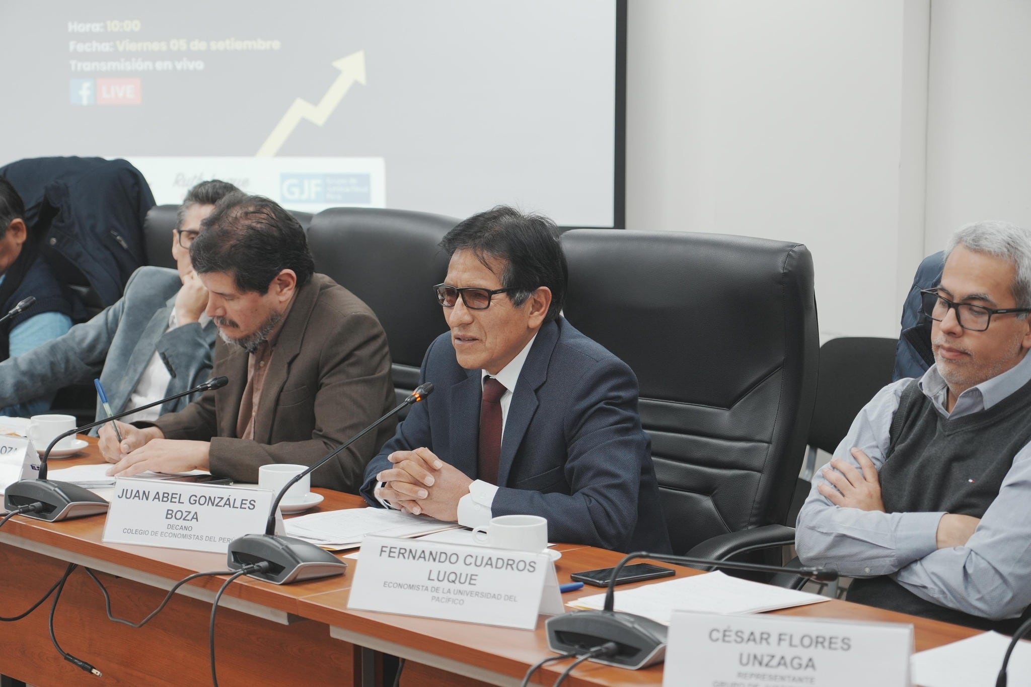 El Colegio de Economistas del Perú, a través de su Decano Nacional, Mg. Juan Abel Gonzales Boza, participó en la Mesa Técnica "Proyectos de Ley con Alto Costo Fiscal", el 8 de septiembre de 2025.
