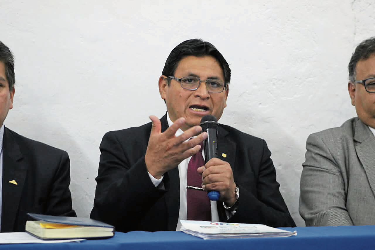 Gerente regional de Educación, Marco Choque, detalló los casos de violencia escolar en Arequipa. (Foto: Álvaro Figueroa/@photo.gec)