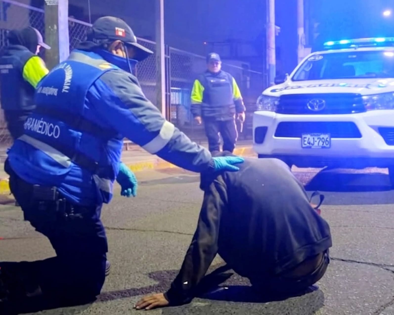 Motociclista fue impactado por vehículo que se dio a la fuga, en Arequipa. Foto: Serenazgo MPA