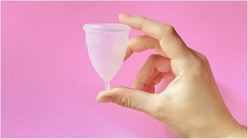 El proyecto busca que todos los productos utilizados durante la menstruación, como la copa menstrual, sean gratuitos.