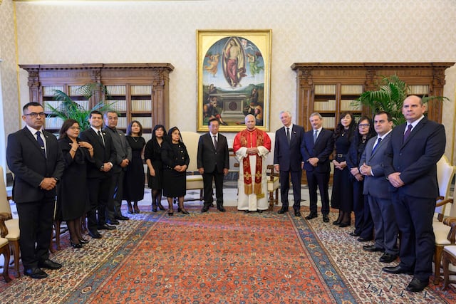 This photo taken and handout on June 18, 2026 by The Vatican Media shows Pope Leo XIV during a meeting with Jos� Maria Balcazar, President of Peru, in The Vatican. (Photo by Handout / VATICAN MEDIA / AFP) / RESTRICTED TO EDITORIAL USE - MANDATORY CREDIT "AFP PHOTO / VATICAN MEDIA" - NO MARKETING - NO ADVERTISING CAMPAIGNS - DISTRIBUTED AS A SERVICE TO CLIENTS