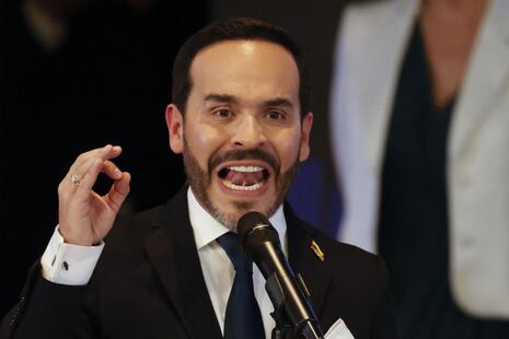 Colombia: De la Espriella acusa a Petro de intentar un “golpe de Estado” y pide apoyo de las Fuerzas Armadas
