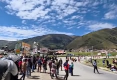 Tayacaja acata tercer día de paro indefinido contra minera Cobriza