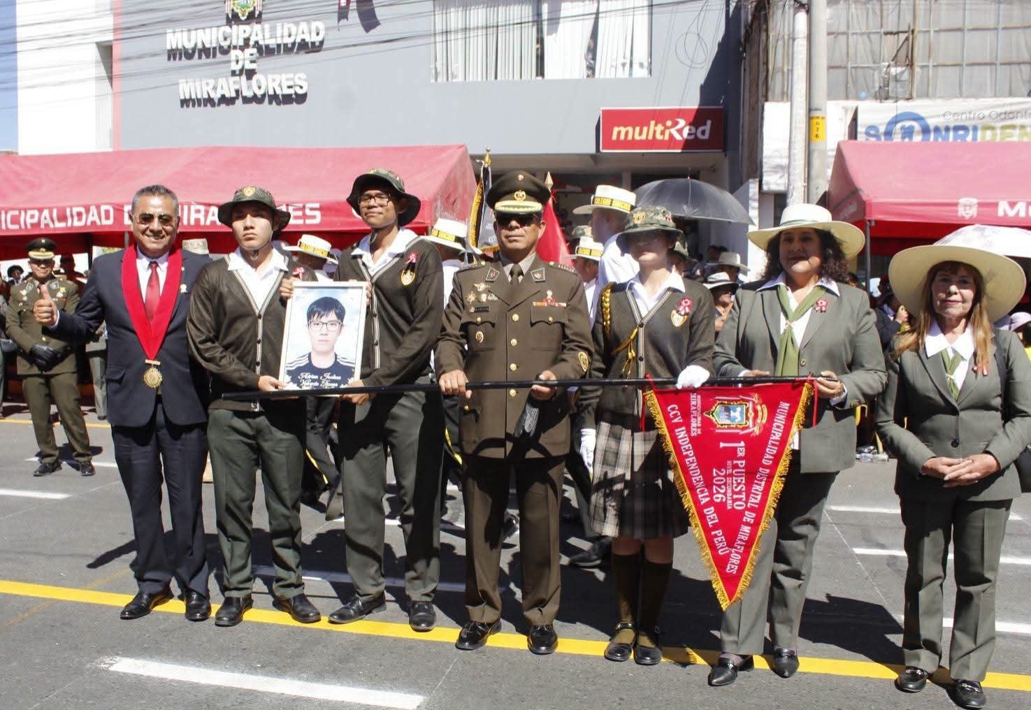 I. E. Ejército Peruano ocupó el primer puesto en el distrito de Miraflores en el desfile escolar por Fiestas Patrias en Arequipa. Foto: GEC.