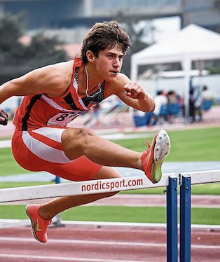 El arequipeño Ignacio Lozada superó la marca mínima de 14.05 segundos. Foto: FDPA.