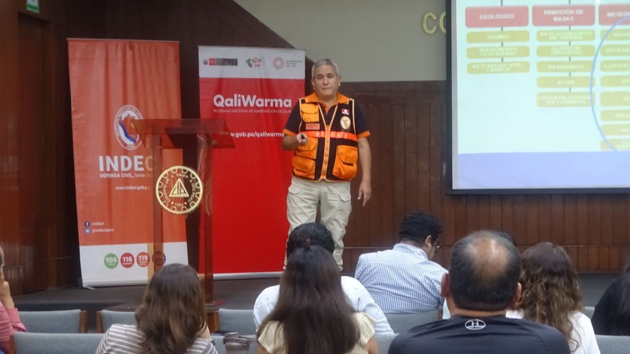 En articulación con Indeci, programa del Midis capacitó a monitores de gestión local.