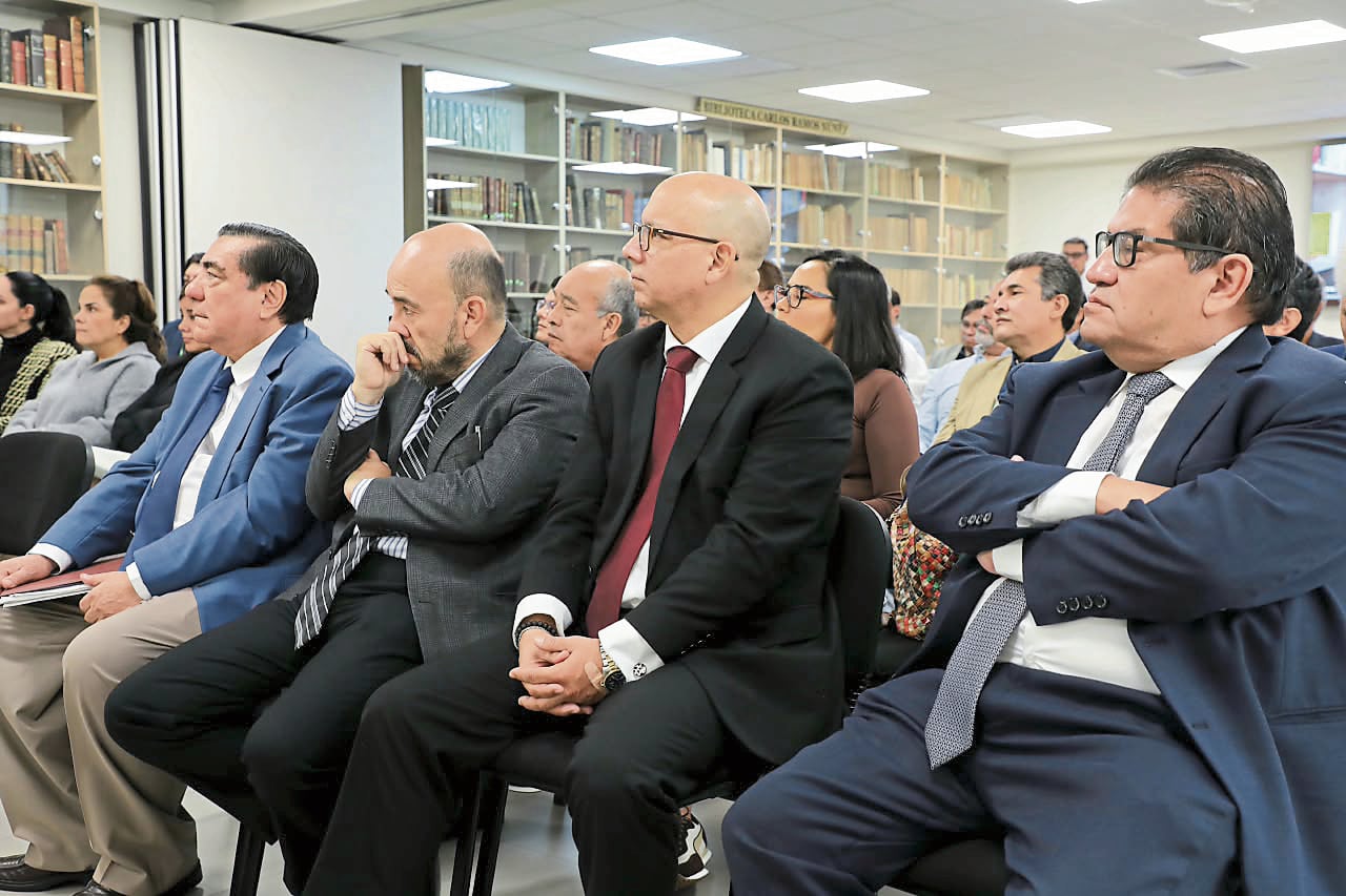 Presentes durante cursos especializados otorgados por la UCSM. Foto: Cortesía.