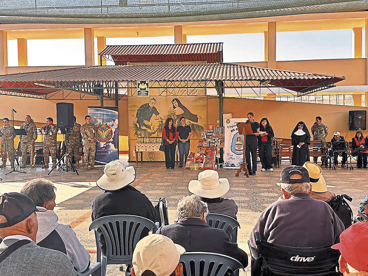 FAP desarrolló una actividad en el Asilo Lira de Arequipa. Foto: FAP.