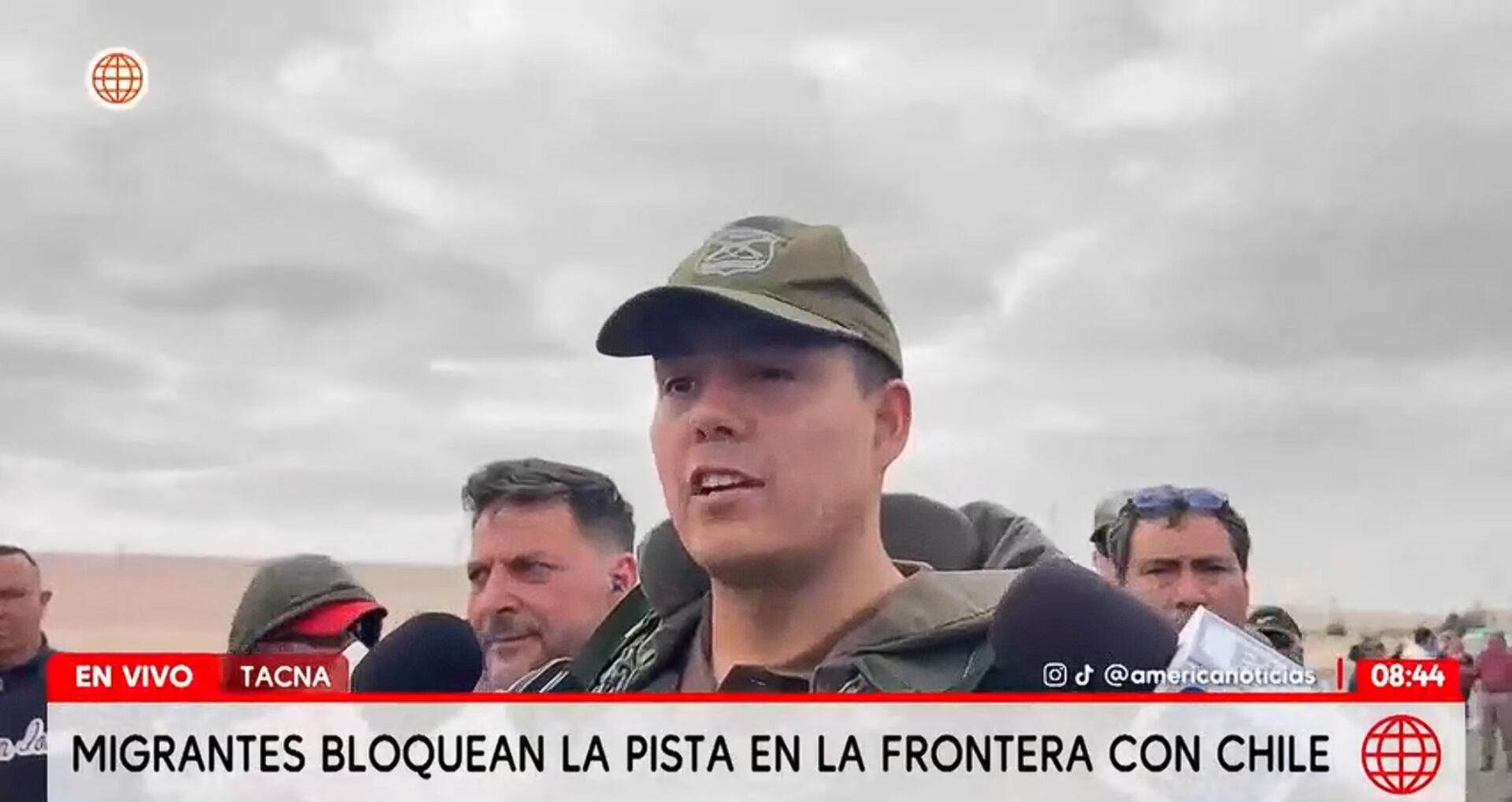 Ayer por la mañana, migrantes bloquearon la frontera con Chile. (Fuente: América TV)