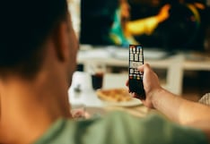 La mitad de los peruanos comenta en redes mientras ve TV, revela estudio sobre hábitos digitales