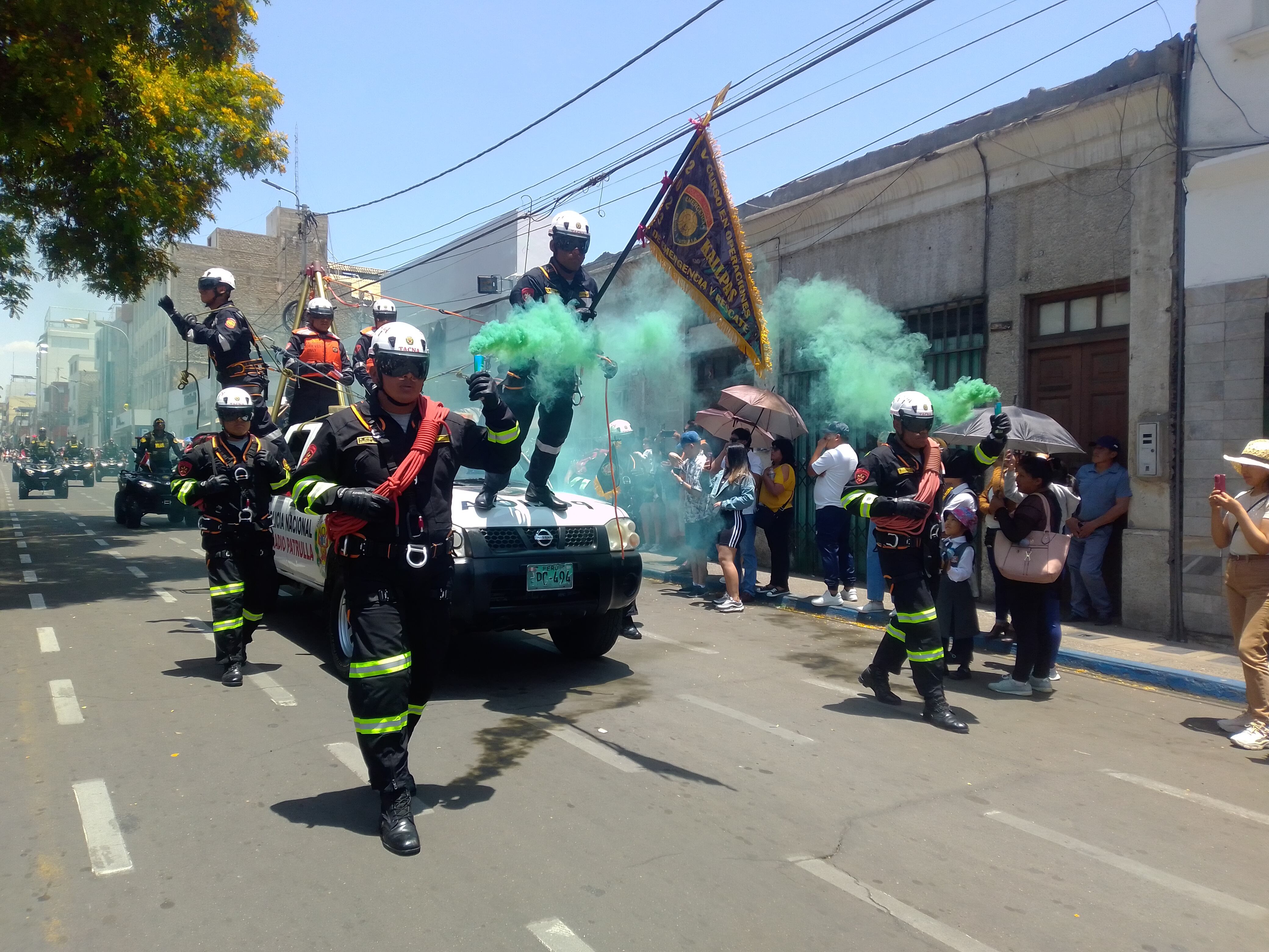 Demostración de valor y equilibrio de los agentes motorizados de Unidades de Emergencias. (Foto: Adrian Apaza)