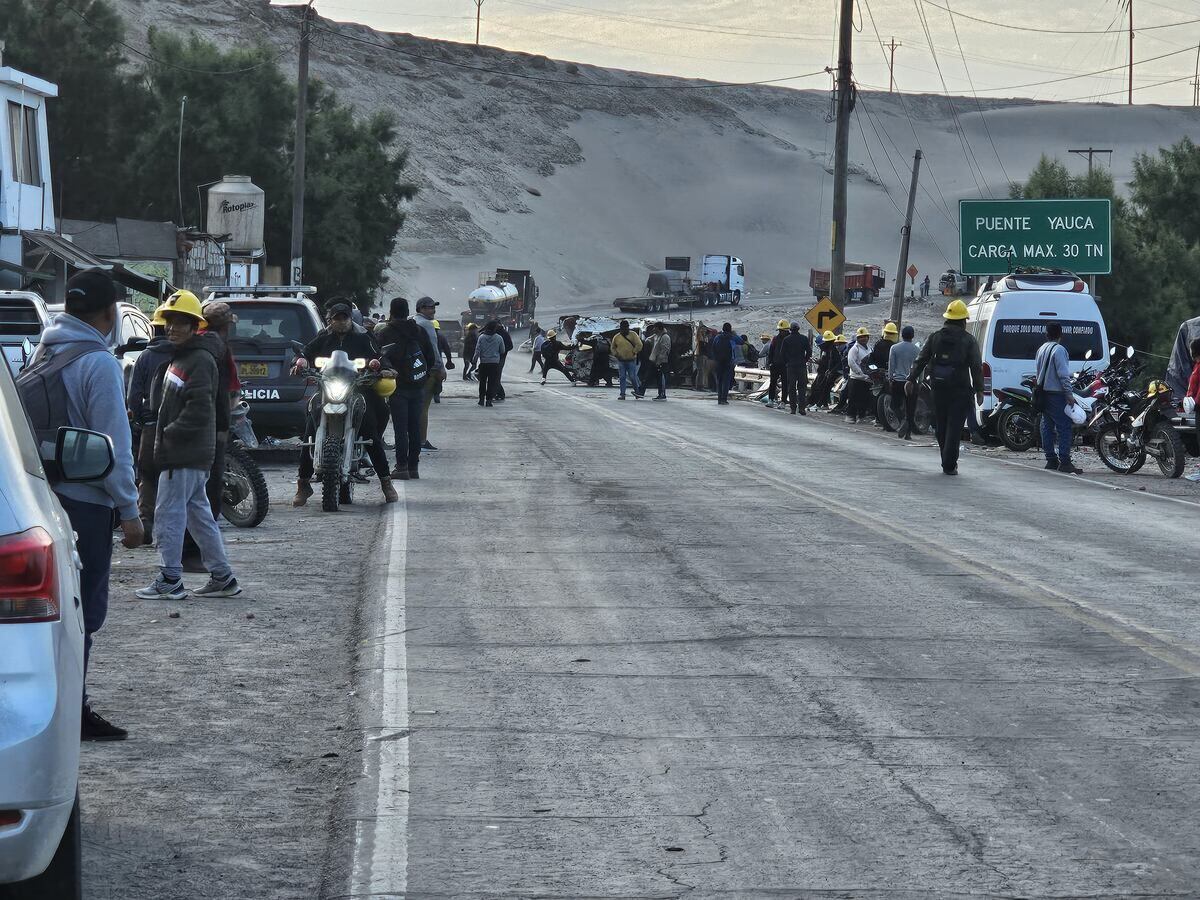 Las protestas de mineros artesanales han paralizado el tránsito en varios puntos del país. Foto: Difusión.