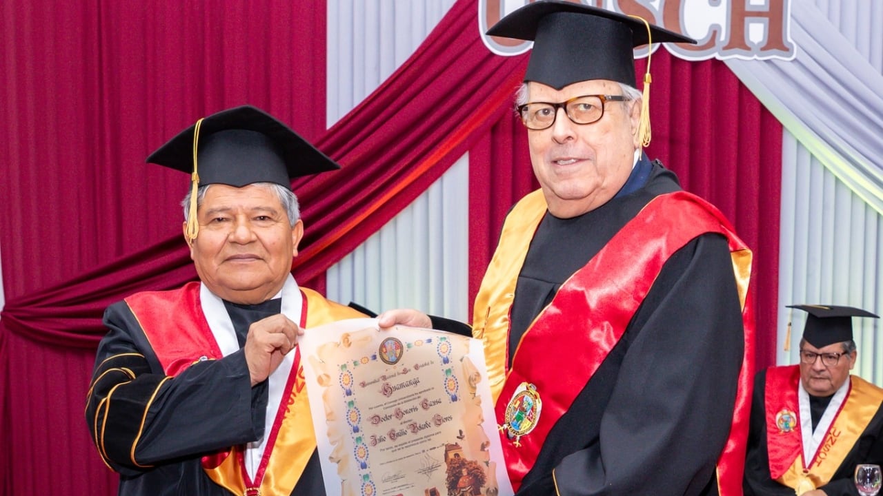 Velarde defiende independencia del BCR y asegura que “la política monetaria no es de izquierda ni de derecha”. Foto: Universidad San Cristobal.
