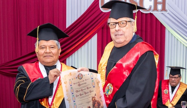 Velarde defiende independencia del BCR y asegura que “la política monetaria no es de izquierda ni de derecha”. Foto: Universidad San Cristobal.