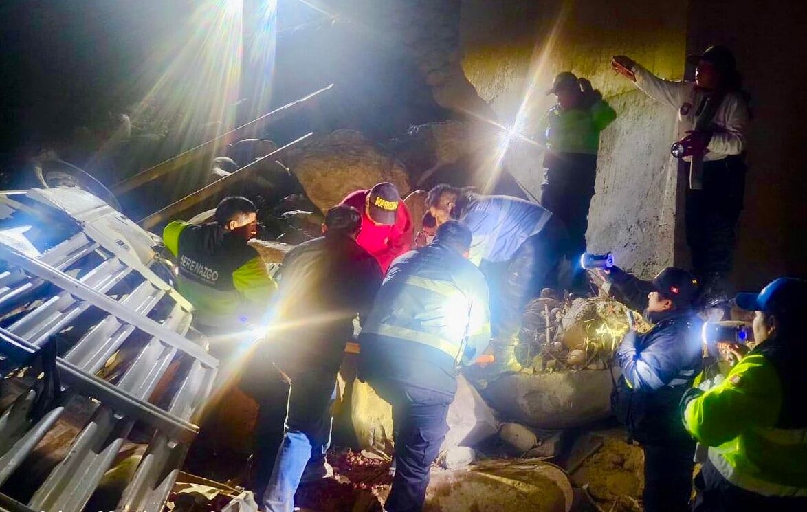 Chofer de la camioneta Chevrolet de matrícula Z2V-822 perdió el control. (Foto: Difusión)