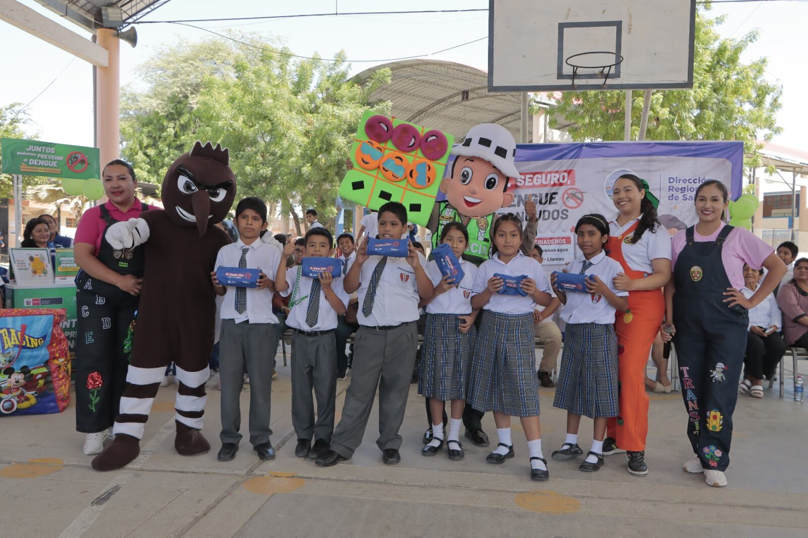 Campaña contra el dengue en colegios de la región Piura