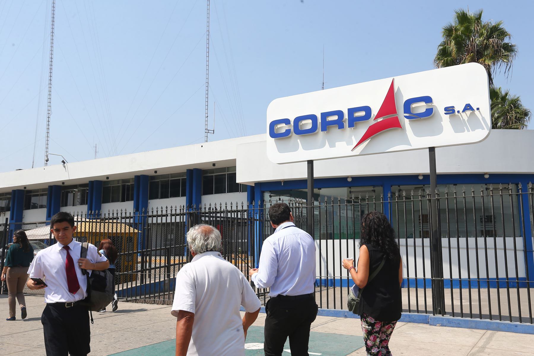 En promedio, todas las adquisiciones de equipos que requieren los aeropuertos que opera Corpac estarían listas en el segundo semestre del 2025.
