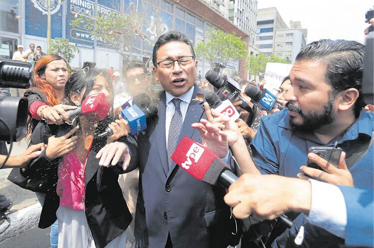 No hay ninguna justificación para que una turba castillista agreda a su abogado, Humberto Abanto, solo por el hecho de patrocinarlo.