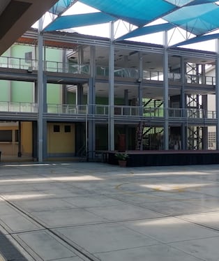 Defensoría del Pueblo llegó a colegio Karl Weiss.