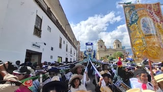 Huancayo: Devotos y danzantes de 28 barrios le bailan al Padre Eterno