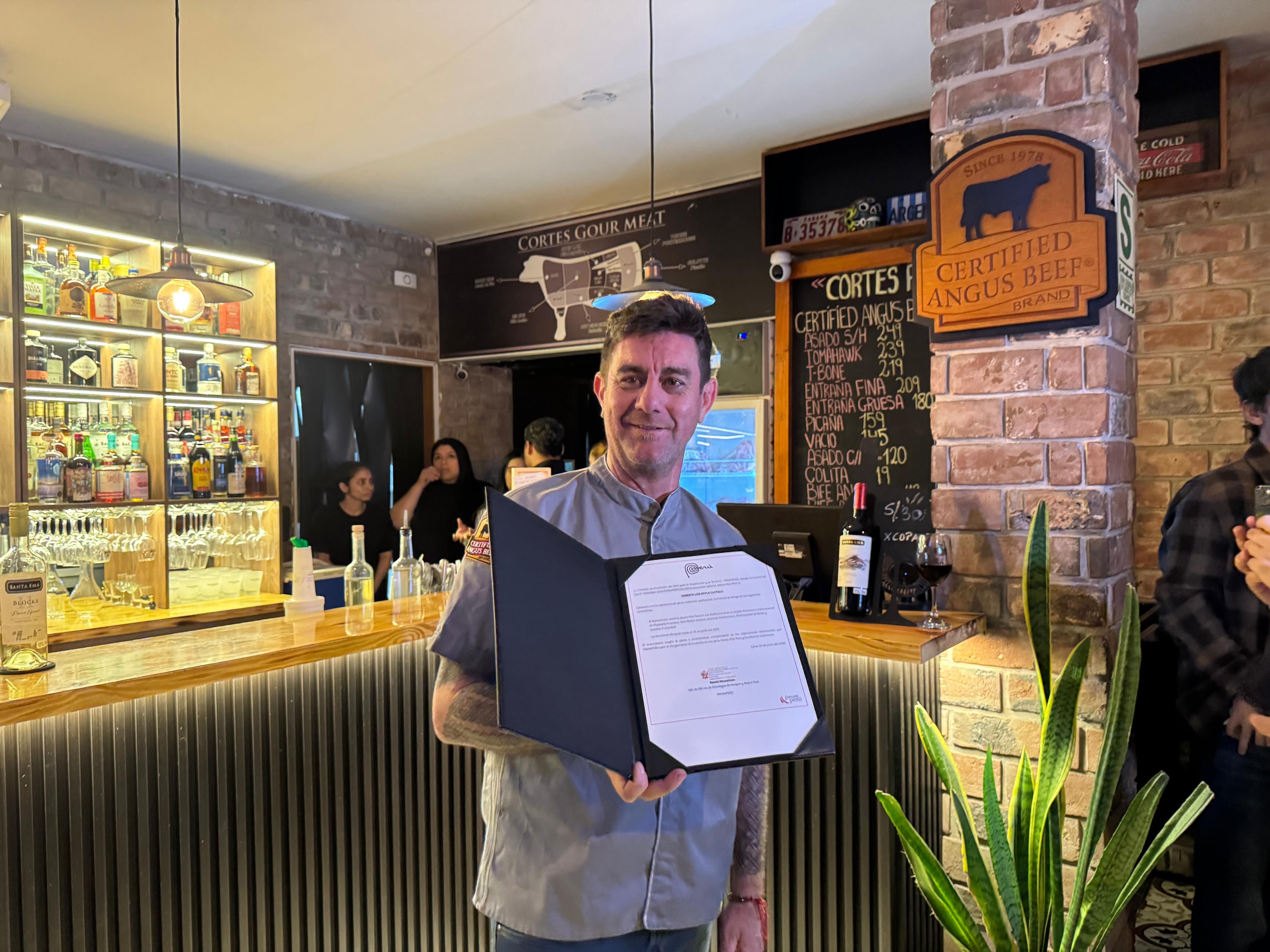 El fundador de GourMeat fue incorporado al programa de licenciatarios de Marca Perú, una distinción que reconoce su contribución a la promoción de la gastronomía peruana dentro y fuera del país.