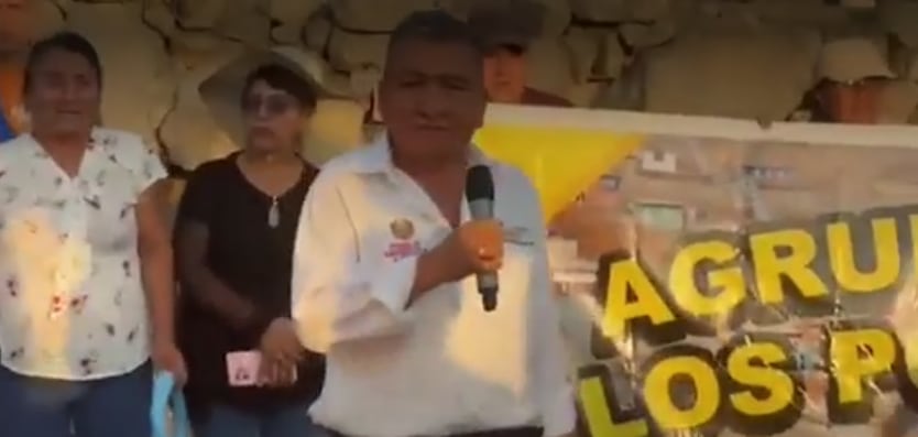 El estallido ocurrió en la Plaza Cívica del asentamiento humano Sol Naciente mientras se daba inicio a obras de infraestructura distrital. (Captura de América Noticias)