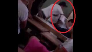 Así golpeó un alumno a un profesor por recibir mala nota (VIDEO)