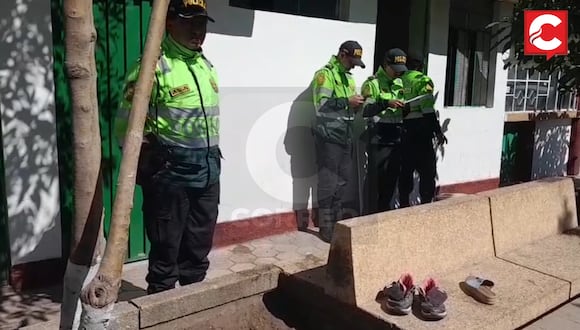 Policía Nacional halló en el lugar de los hechos un par de zapatillas que sería de la mujer encontrada muerta
