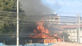 Tacna: Incendio destruye ambientes en el destacamento de la Fuerza Aérea