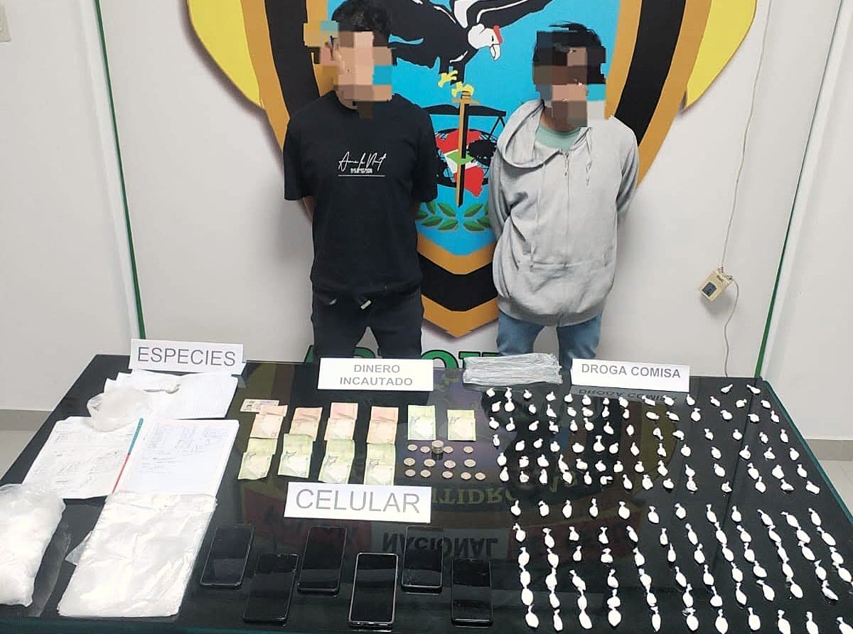Banda "Los Intocables de Hunter" intervenida por tráfico ilícito de drogas en Arequipa. Foto: Región Policial Arequipa.